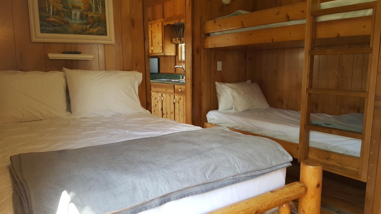 Silver Lake Park Campground & Cabins Hotel Belmont Екстериор снимка